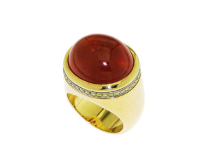 Mandaringranatring mit naturfarbenen Brillanten in 750 Gelbgold