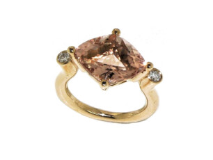 Morganit mit Diamant in 750 Rotgold