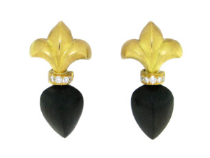 Ohrringe Fleur des Lies in 750 Gelbgold mit Brillanten und Ebenholztropfen